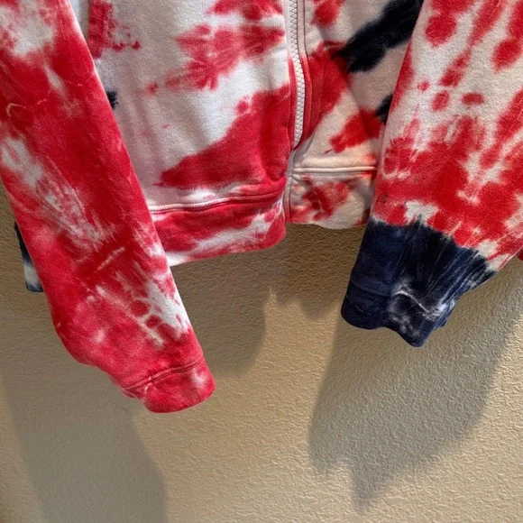 Brand new without Tags / Old Navy Red and Blue Tie-Dye Hoodie - Picture 3 of 10